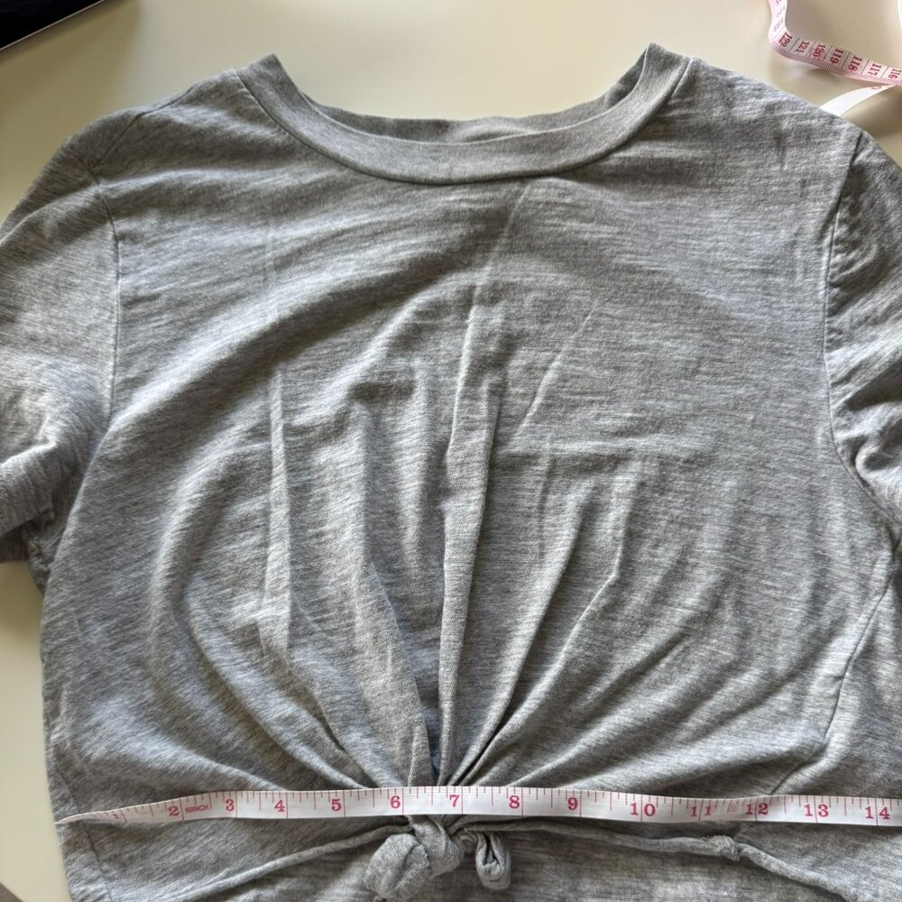 Crop top grey top